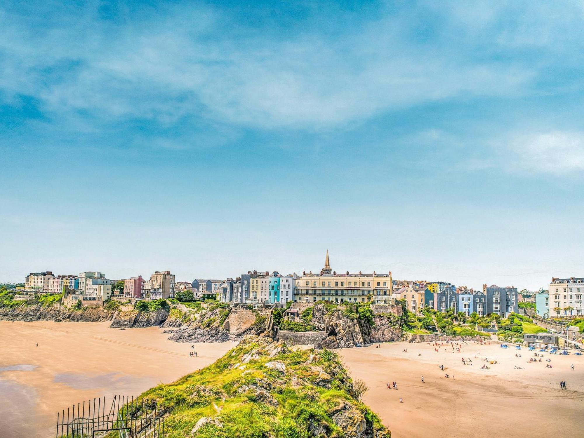 Ocean Waves Villa Tenby Exterior photo