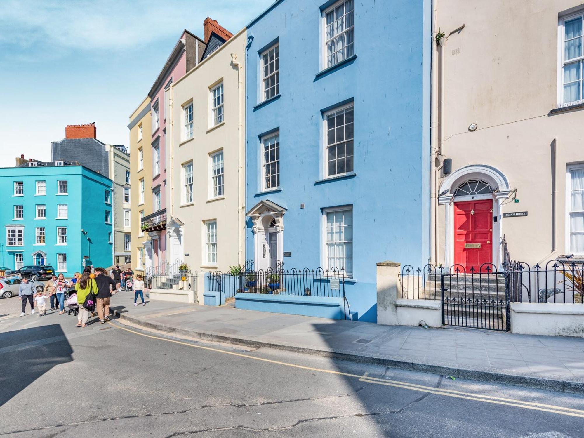 Ocean Waves Villa Tenby Exterior photo